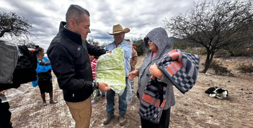 PC entrega apoyo invernal en el altiplano