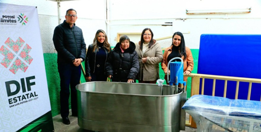 Reciben equipo médico para atención en UBR