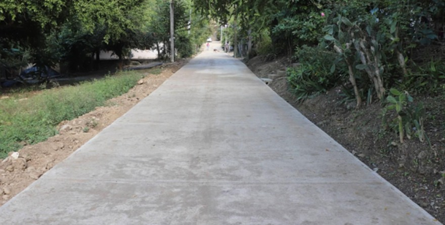 Tampamolón fortalece la infraestructura vial