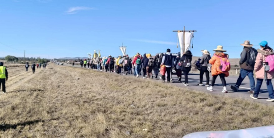Acompañan a grupo Caravana de la fe