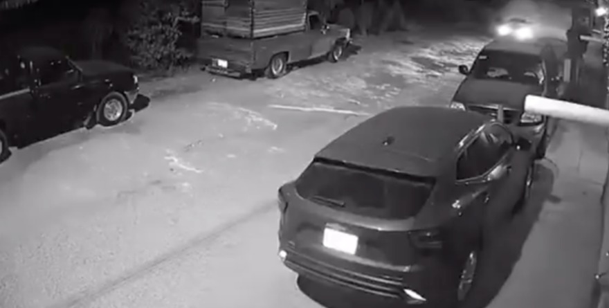 La tiran de un auto y no presentó denuncia