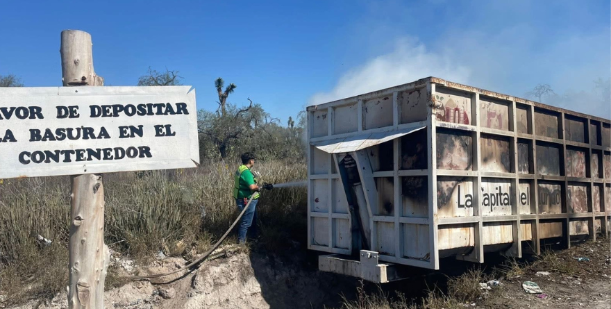 Sin lesionados tras fuego en contenedor