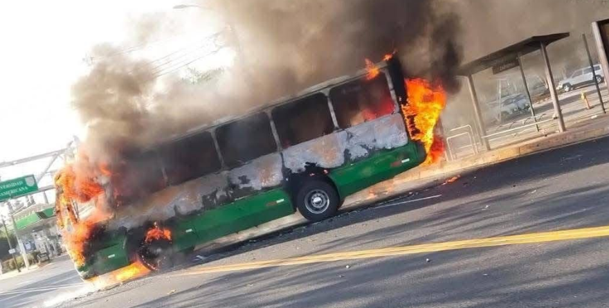 BLOQUEOS Y QUEMA DE VEHÍCULOS PARALIZAN REYNOSA