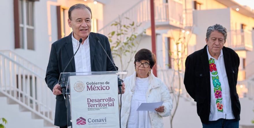 SHEINBAUM Y DURAZO ENTREGAN LLAVES EN CAJEME