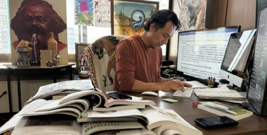 DA SEP OFICIO A MARX; DICE QUE YA SE VA