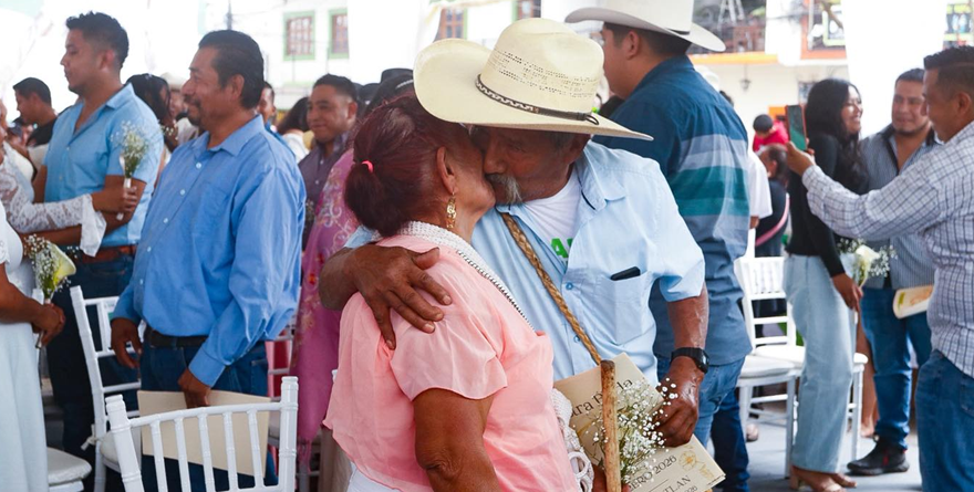 Amanecen casados este 14 de febrero