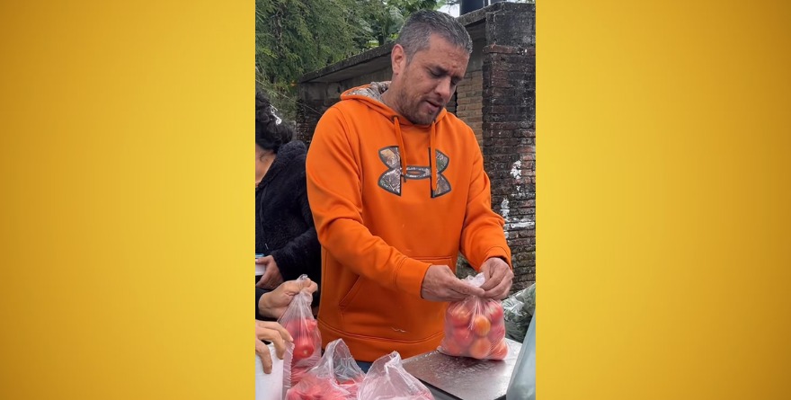 Alcalde hace negocio con venta de verdura