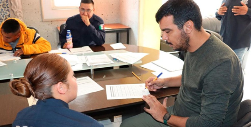 Policías bajo control y con su cédula