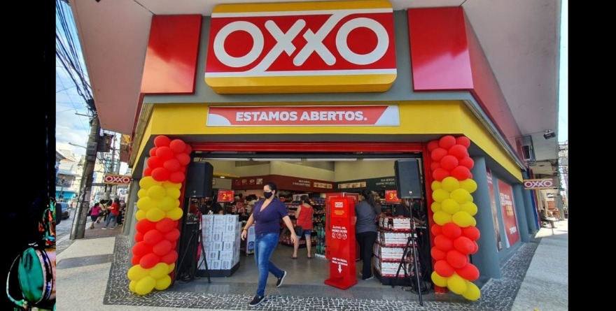 ASUME FEMSA CONTROL DE OXXO EN BRASIL