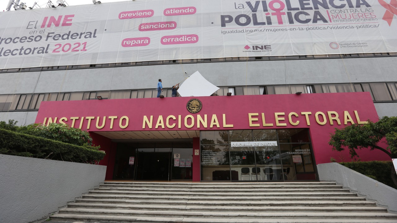 PASA DE PROVEEDOR A ADMINISTRAR INE