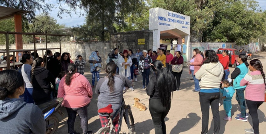 Cierran telesecundaria por falta de docente