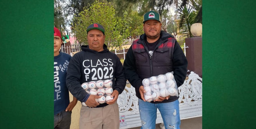 Entrega de material deportivo en Villa de Ramos