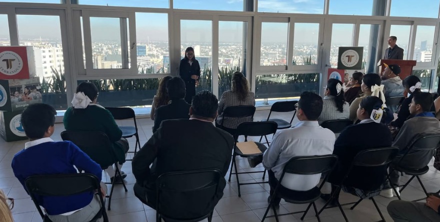 ESCÁNDALO EN COLEGIO TERRANOVA: MAESTRA IMPONE AGENDA LGBT A NIÑOS