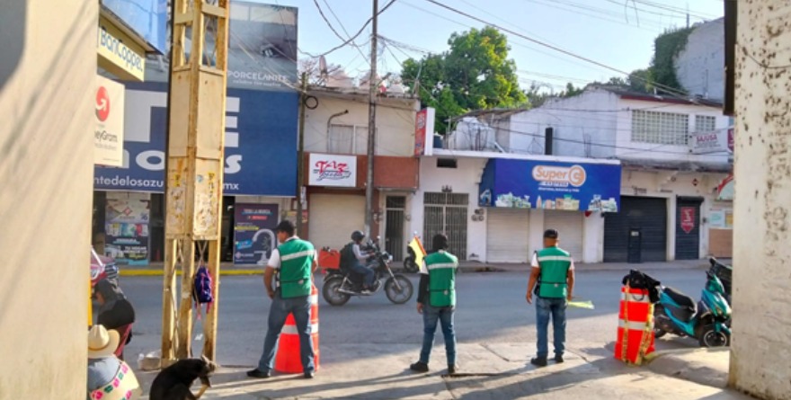 Implementan operativo vial, por obras en calle