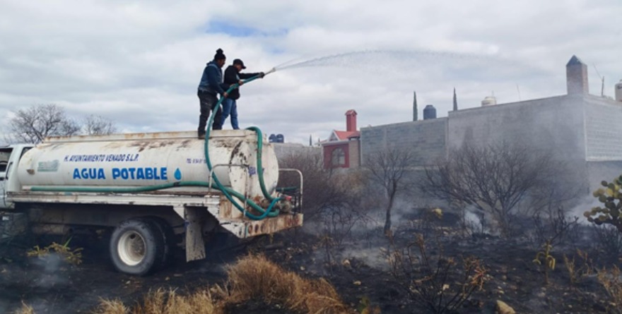 Frenan avance del fuego