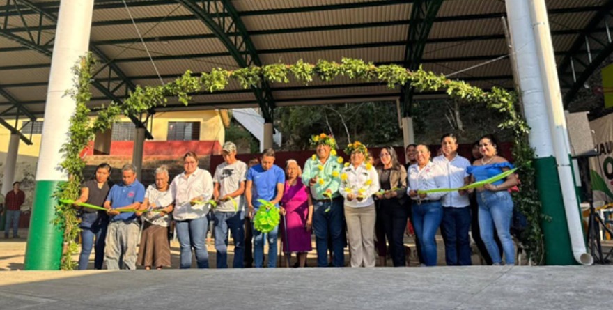 Con techado, fortalecen bienestar comunitario