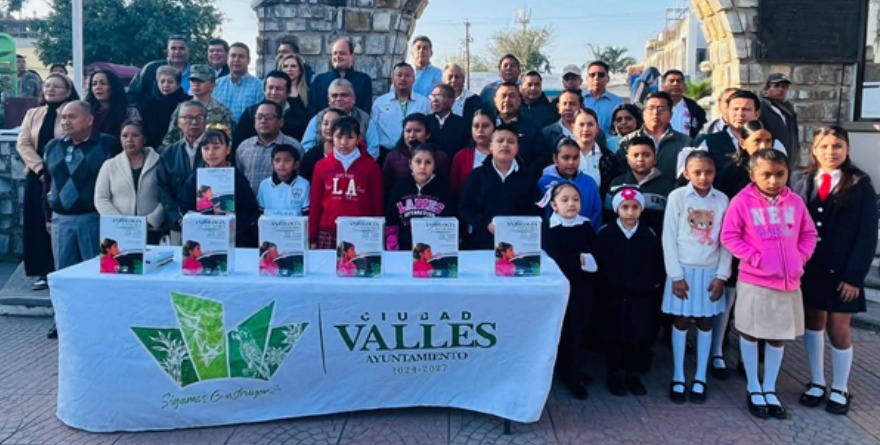 Presentan libro en lenguas maternas