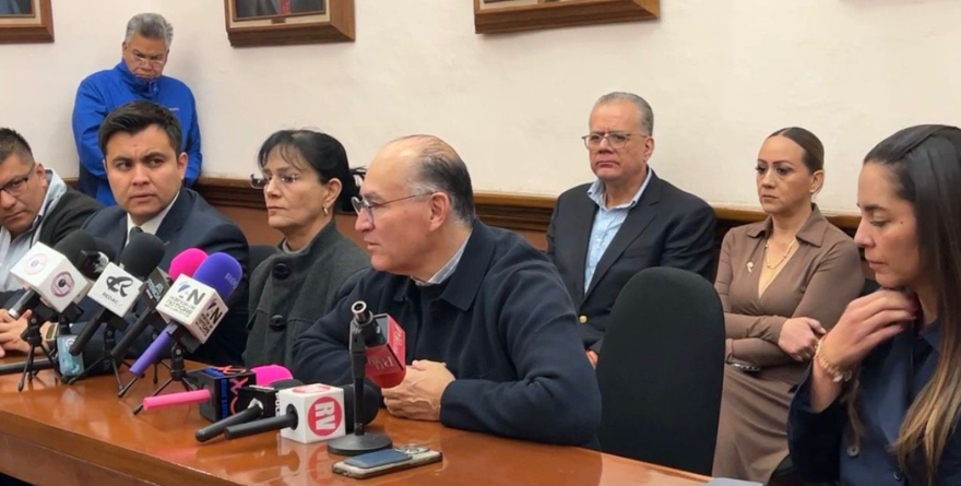 ALCALDE GALINDO REMATA PROPIEDADES DEL PUEBLO POTOSINO