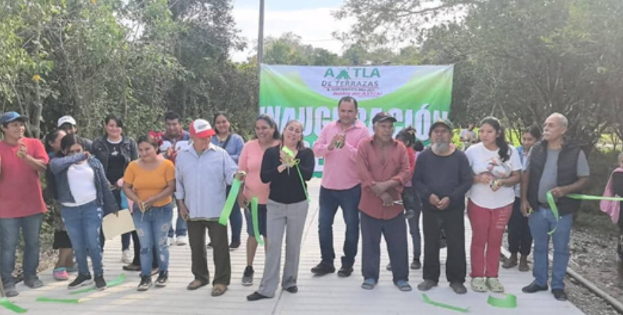 Pavimentación dignifica comunidad en Axtla