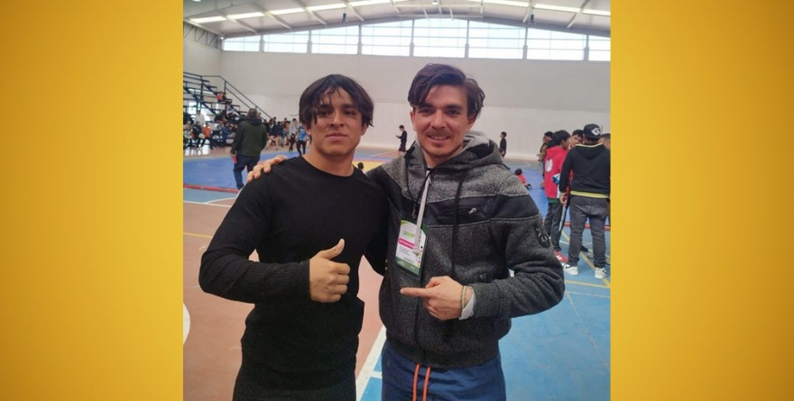 Jóvenes talentos brillan en la lucha local