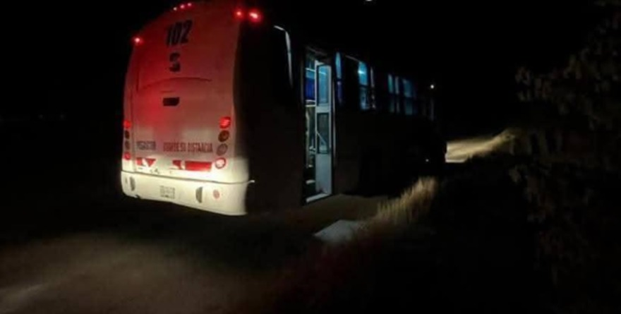 Abandonan autobús en la Valles–El Mante