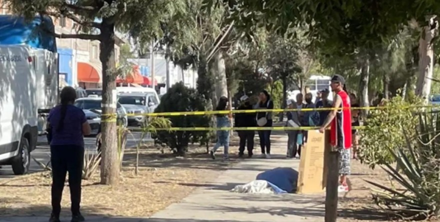 Hombre fallece en andador de avenida Salk