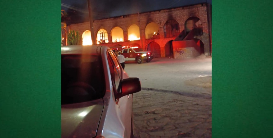 Incendio en mercado abandonado