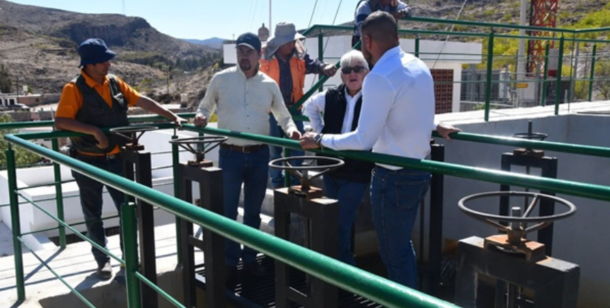 Llevan agua potable a hogares de Escalerillas