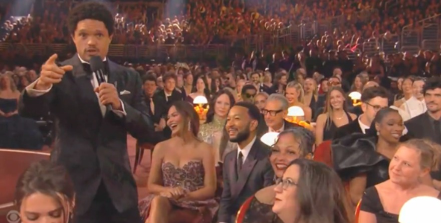 Grammys, chiste y demanda