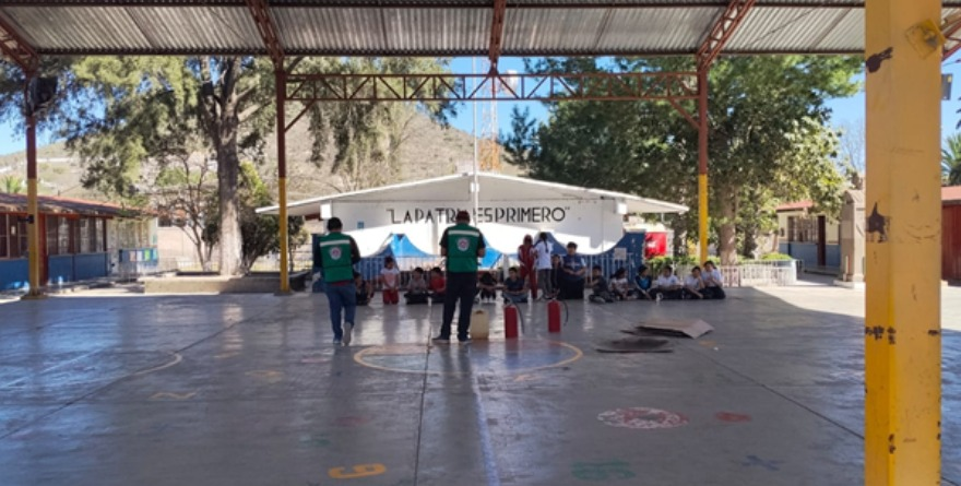 Escuela previene riesgos reales