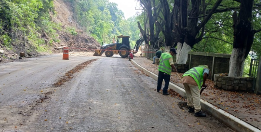 Rehabilitan vía clave huasteca