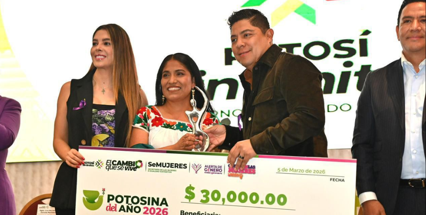 ENTREGAN GALARDÓN “POTOSINA DEL AÑO 2026” EN SLP