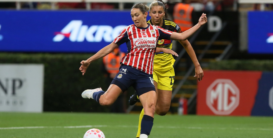 CHIVAS VIENE DE ATRÁS PARA LLEVARSE EL CLÁSICO