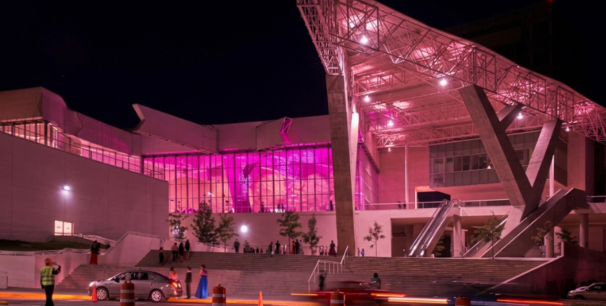 8M: SAN LUIS SE PINTA DE MORADO