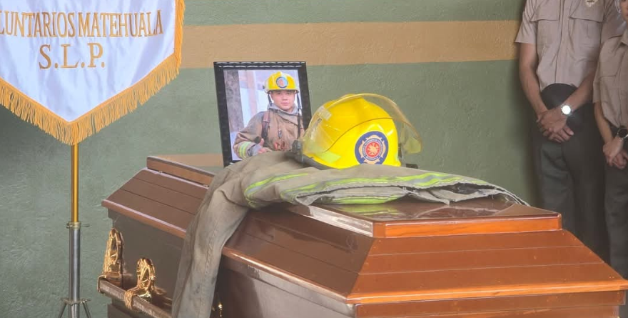 El adiós a Yahir, el bombero que Matehuala llora