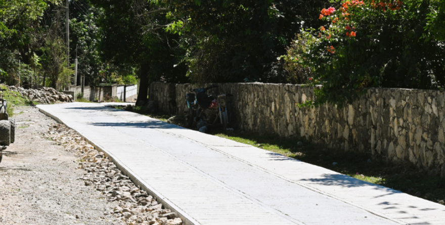 Autoridades municipales entregan obra de concreto hidráulico para beneficio de la comunidad