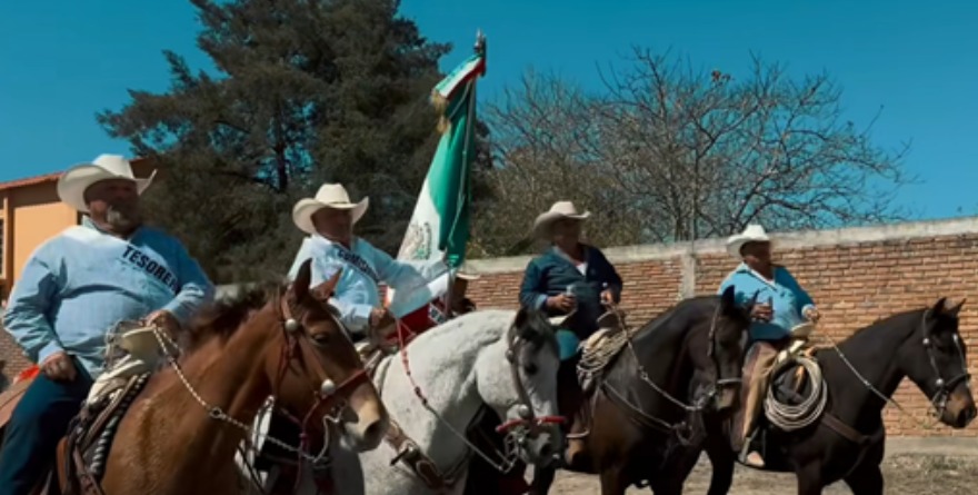 Cabalgan por su identidad