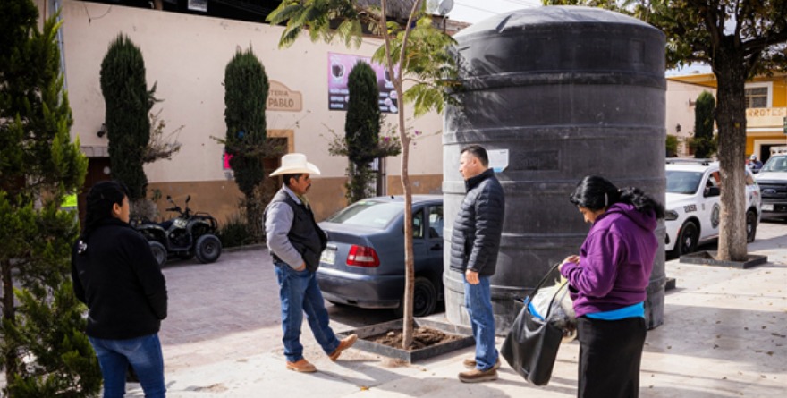ENTREGA DE TINACO EN LA MINITA