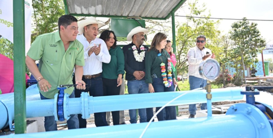 Gallardo lleva a Tamuín movilidad y obra hídrica
