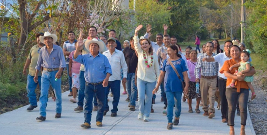 Inauguran pavimentación