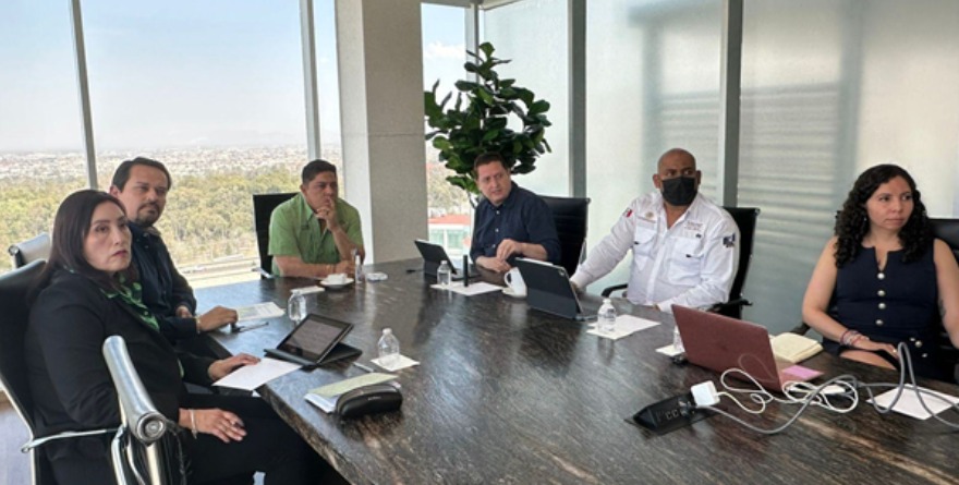 Revisan trazo de tren