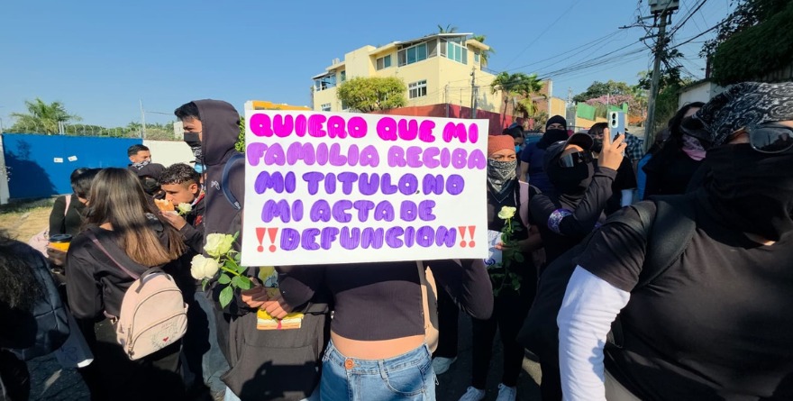 MARCHAN POR MUERTE DE ALUMNAS DE UAEM