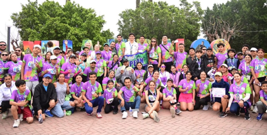 Mujeres inspiran en gran carrera
