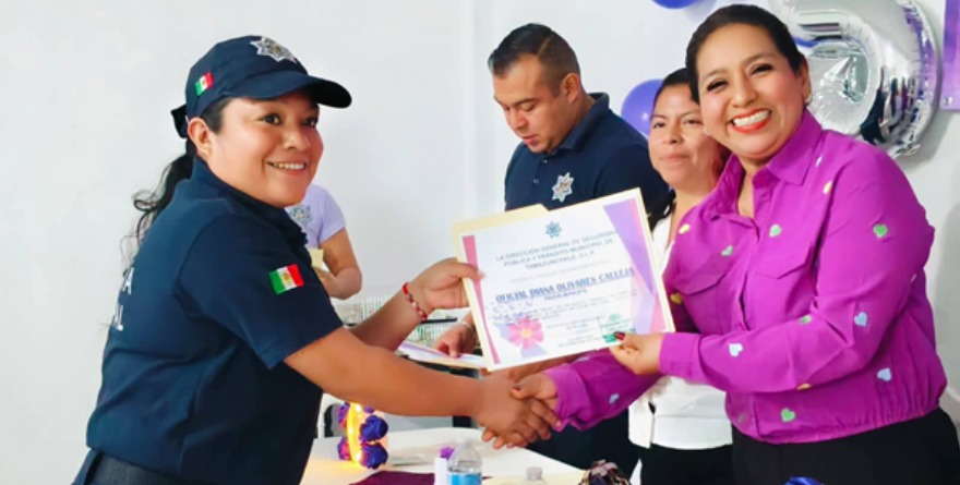Reconocen labor de mujeres policías