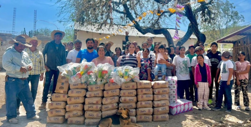 DIF Rioverde entrega apoyos en La Perdida
