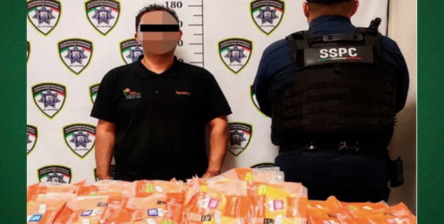  Repartidor termina detenido por robar pollos de Bachoco