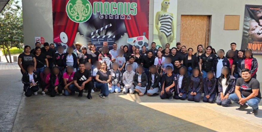 Reconocen esfuerzo de jóvenes en Santa Catarina