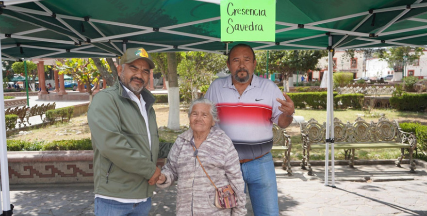 Distribuyen recursos en tianguis municipal