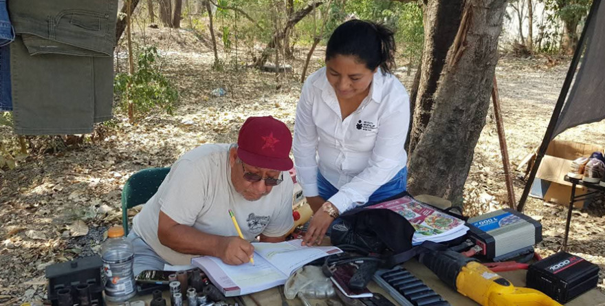 Refuerzan alfabetización para adultos de la región