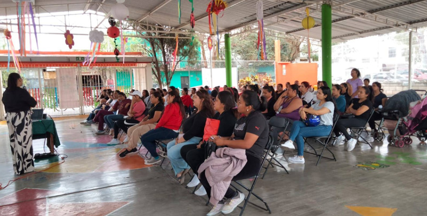 Realizan conferencia sobre entorno seguro